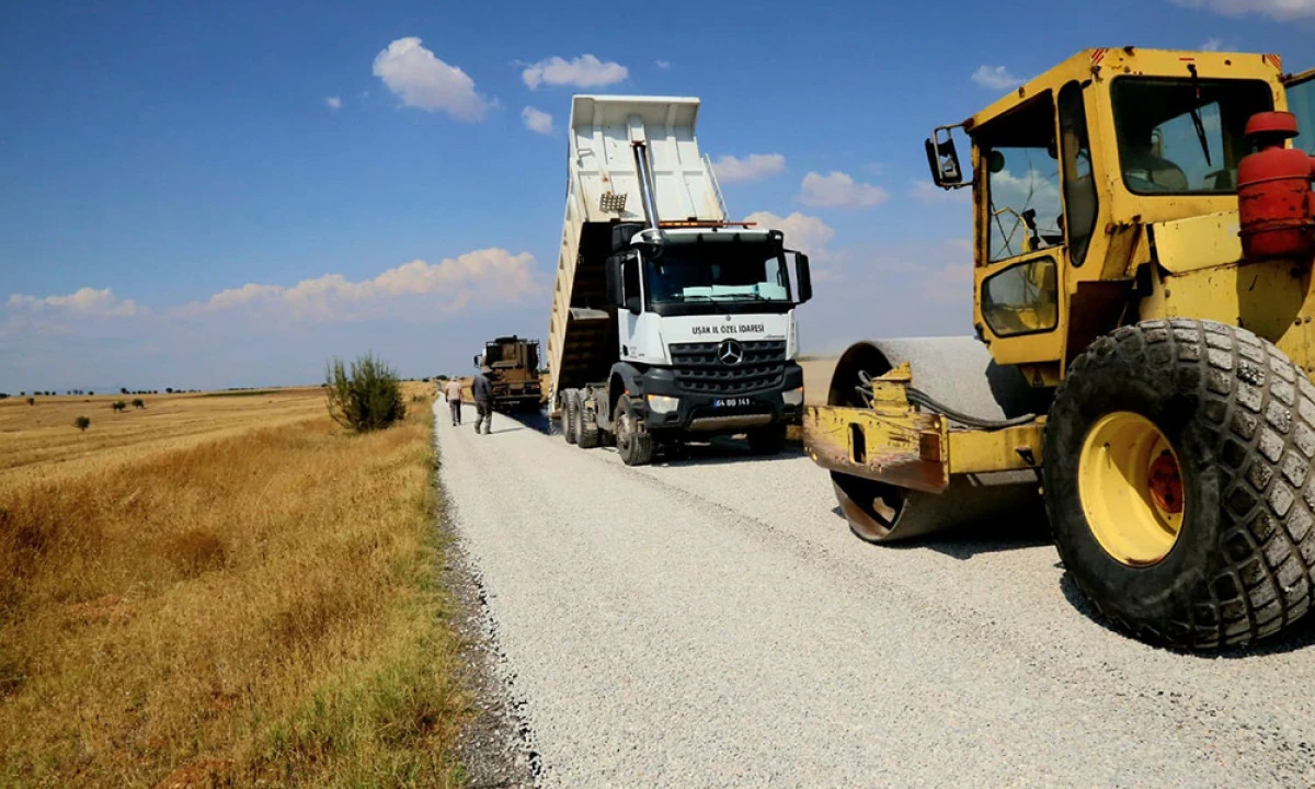 Uşak İl Özel İdaresi yol çalışmalarına hız kesmeden devam ediyor