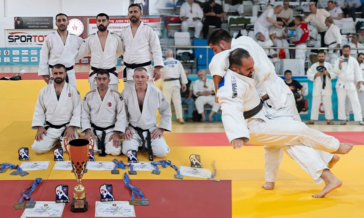 VETERAN JUDOCULARDAN MADALYA ŞOV