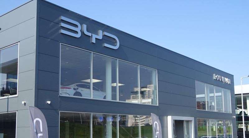 YENİ ARABA MODELLERİYLE TÜRKİYE PAZARINA İDDİALI GİREN BYD NASIL BİR MARKA?