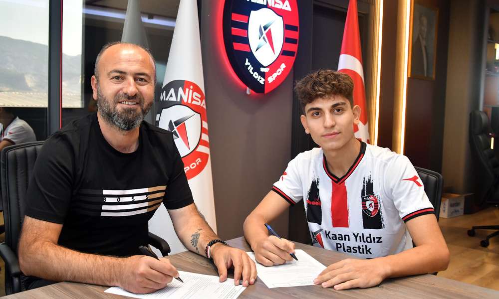 Yıldızspor 45 FK&rsquo;ya altyapıdan &lsquo;Ahmet Ko&ccedil;&rsquo; takviyesi