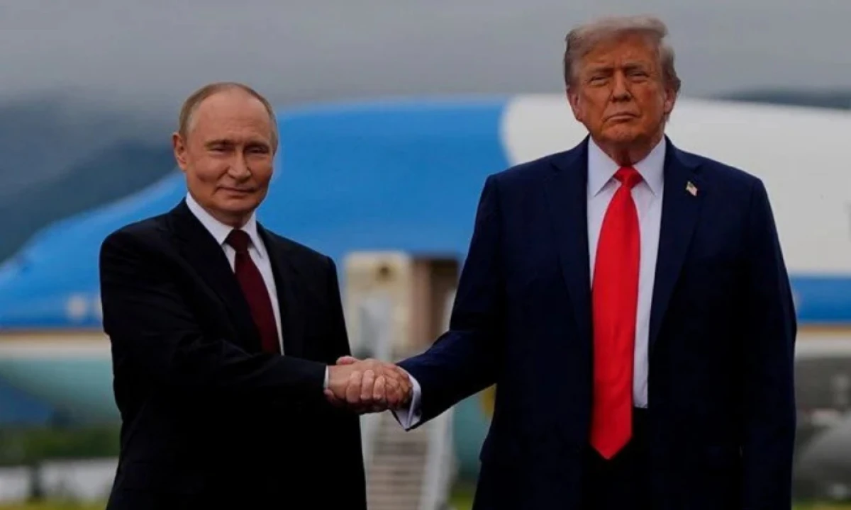 YILLAR SONRA BİR İLK! TRUMP VE PUTİN BİR ARADA