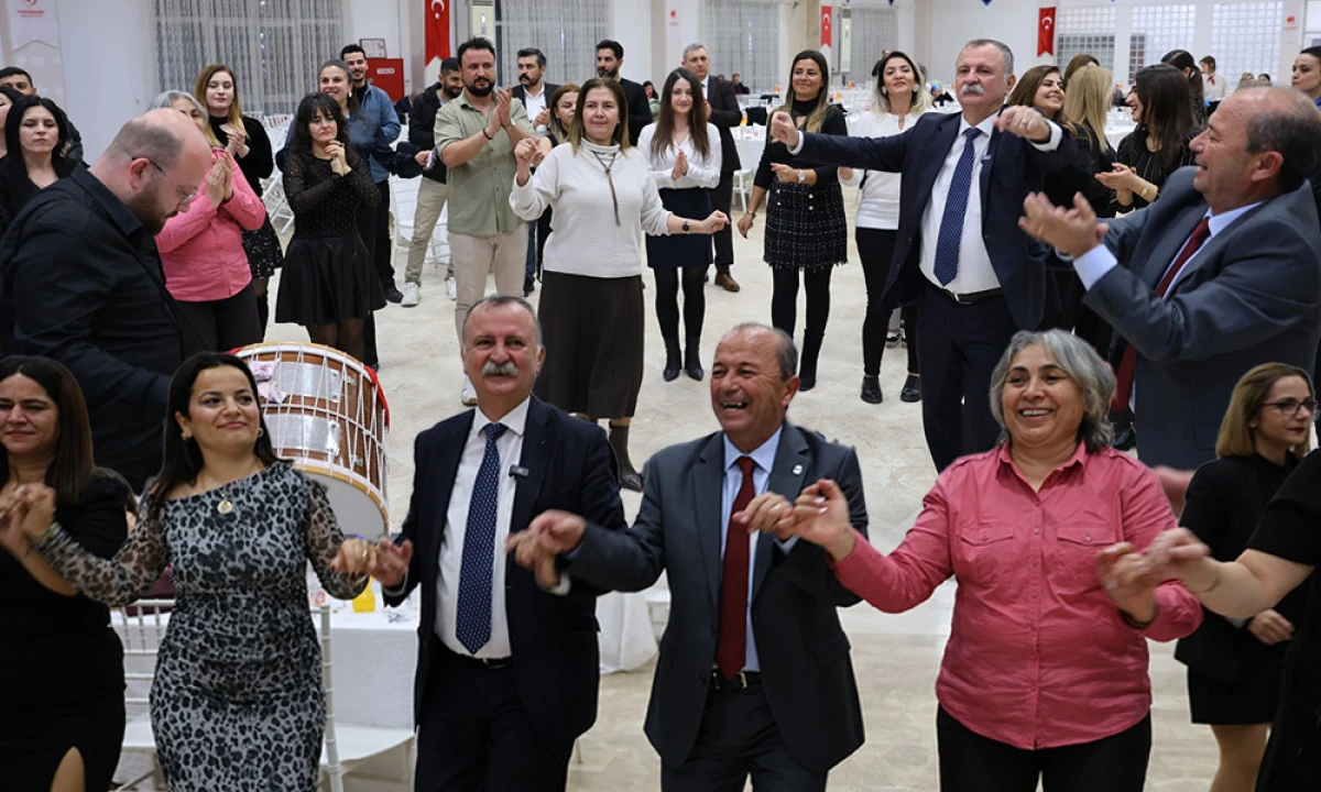 YUNUSEMRELİ ÖĞRETMENLER GÜNLERİNİ KUTLADI